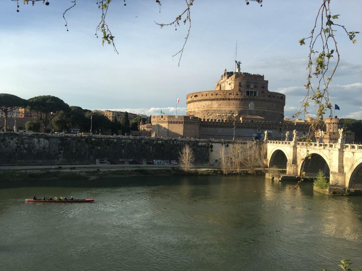Una Finestra Su Castel Sant'Angelo Рим Екстер'єр фото