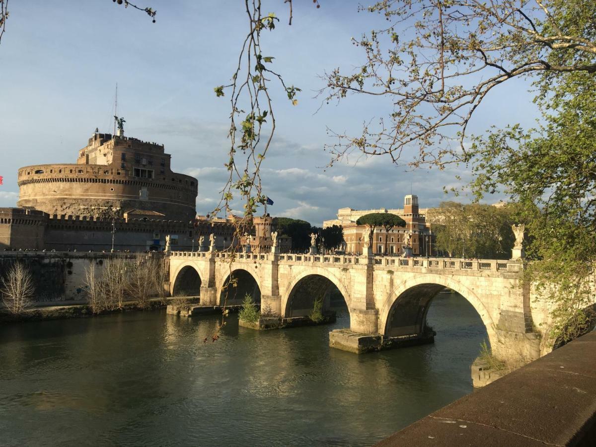 Una Finestra Su Castel Sant'Angelo Рим Екстер'єр фото